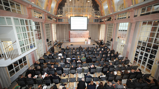 Foto: Blick in den Saal