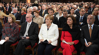 Foto: Gertrud Lammert (l-r), Norbert Lammert, Angela Merkel, Malu Dreyer und ihr Ehemann Klaus Jensen