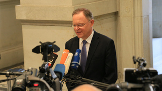 Foto: Bundesratspräsident Stephan Weil vor der Plenarsitzung