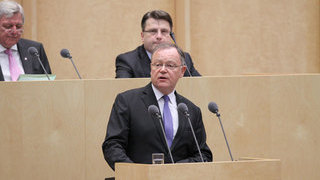 Foto: Stephan Weil am Rednerpult