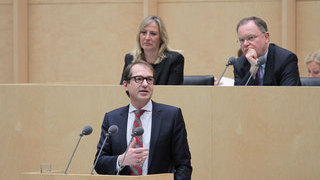 lFoto: Verkehrsminister Alexander Dobrindt