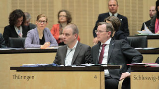 Foto: Die Länderbank Thüringens mit Ministerpräsident Bodo Ramelow (rechts)