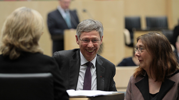 Foto: Carsten Sieling und Karoline Linnert im Plenum