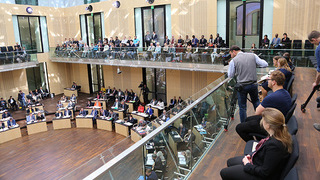 Foto: Blick von der Pressetribüne in den Plenarsaal