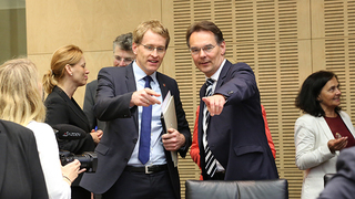 Foto: Vertreter der Landesregierung Schleswig-Holstein im Plenarsaal