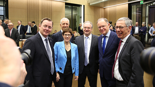 Foto: Ministerpräsidenten im Plenarsaal