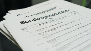 Foto: Bundesgesetzblätter auf einem Stapel Foto: Bundesgesetzblätter auf einem Stapel