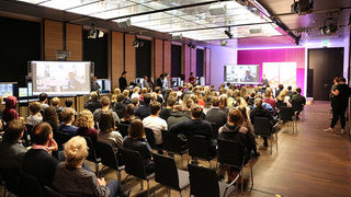 Foto: Nachrichtensendung Foto: Nachrichtensendung