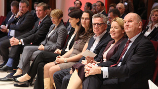 Foto: v.r.n.l. Dietmar Woidke, Franziska Giffey, Thomas de Maizére, Judith Enders, Sandra Spletzer Foto: v.r.n.l. Dietmar Woidke, Franziska Giffey, Thomas de Maizére, Judith Enders, Sandra Spletzer