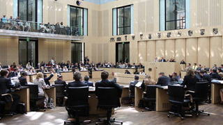 Foto: Blick in den Plenarsaal des Bundesrates während einer Sitzung 