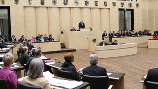 Foto: Blick auf das Präsidium während der Rede von Horst Seehofer