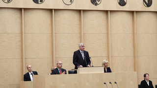Foto: Blick auf das Präsidium während der Rede von Horst Seehofer