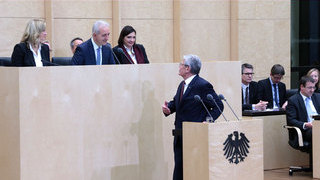 Joachim Gauck bei der Begrüßung des Bundesratspräsidenten