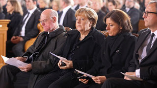 Foto: v.l.n.r. Norbert Lammert, Angela Merkel, Malu Dreyer, Andreas Voßkuhle
