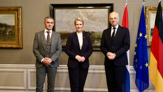 Foto: Tom van der Lee, Manuela Schwesig, Jan Anthonie Bruijn