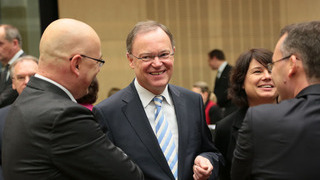 Foto: v.l.n.r. Torsten Albig, Stephan Weil, Ulrike Hiller, Peter Friedrich