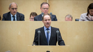 Foto: Staatsminister Sven Morlok (Sachsen) in der Debatte zur Privilegierung schadstoffarmer Fahrzeuge