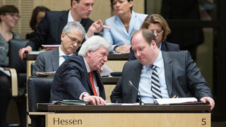 Foto: Blick in die Länderbank Hessens mit Ministerpräsident Bouffier