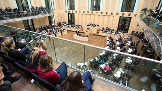 Foto: Blick von der Zuschauertribüne in den Plenarsaal