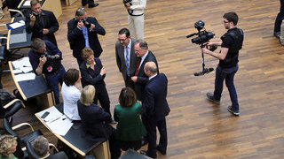 Foto: Blick von oben in den Plenarsaal mit Mitgliedern des Bundesrates