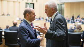 Foto: v.l.n.r. Olaf Scholz und Winfried Kretschmann