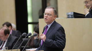 Foto: Ministerpräsident Stephan Weil am Rednerpult