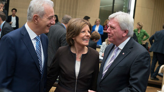 Foto: v.l.n.r. Stanislaw Tillich, Malu Dreyer und Volker Bouffier