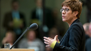 Foto: Ministerpräsidentin Kramp-Karrenbauer