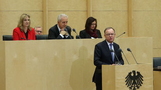 Foto: Ministerpräsident Stephan Weil am Rednerpult