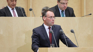 Foto: Minister Peter Friedrich (Baden-Württemberg) bei seiner Rede