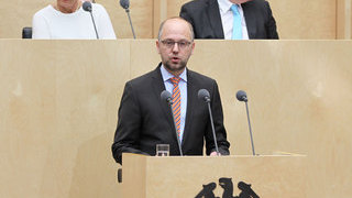 Senator Dr. Till Steffen