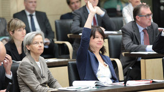 Foto: Staatsrätin Ulrike Hiller in der Länderbank