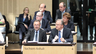 Foto: Länderbank Sachsen-Anhalt im Plenarsaal