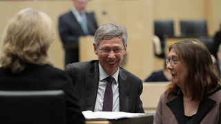 Foto: Carsten Sieling und Karoline Linnert im Plenum