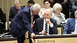 Foto: Stanislaw Tillich und Dietmar Woidke