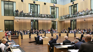 Foto: Blick in den Plenarsaal 