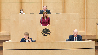 Foto: Sabine Bätzing-Lichtenthäler am Rednerpult