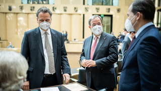 Foto: Dr. Günter Krings und Armin Laschet im Gespräch