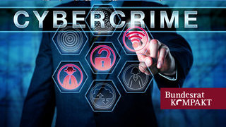 Foto: Person hinter dem Wort Cybercrime